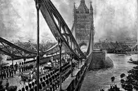 В 1894 году Тауэрский мост в Лондоне открыли для движения